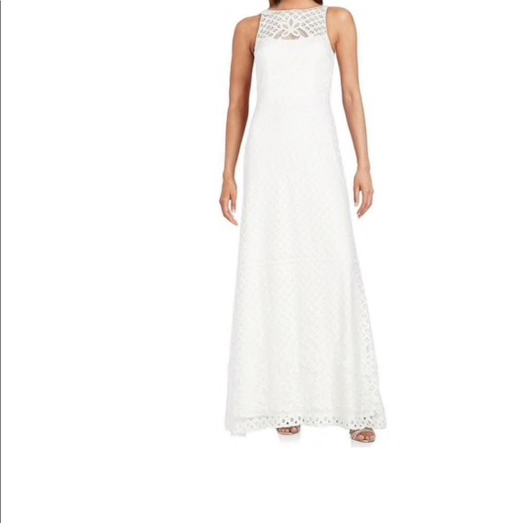 Vera Wang Halter Embroiled Evening Dress -size 0-2 - Picture 5 of 5